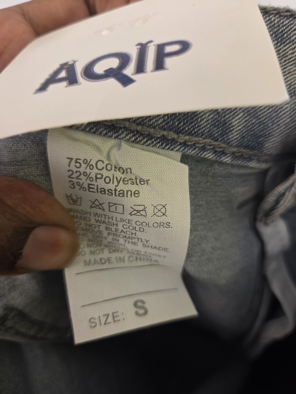 Women's High-Rise Wide Leg Jeans in Light Blue Wash - Picture 4 of 4